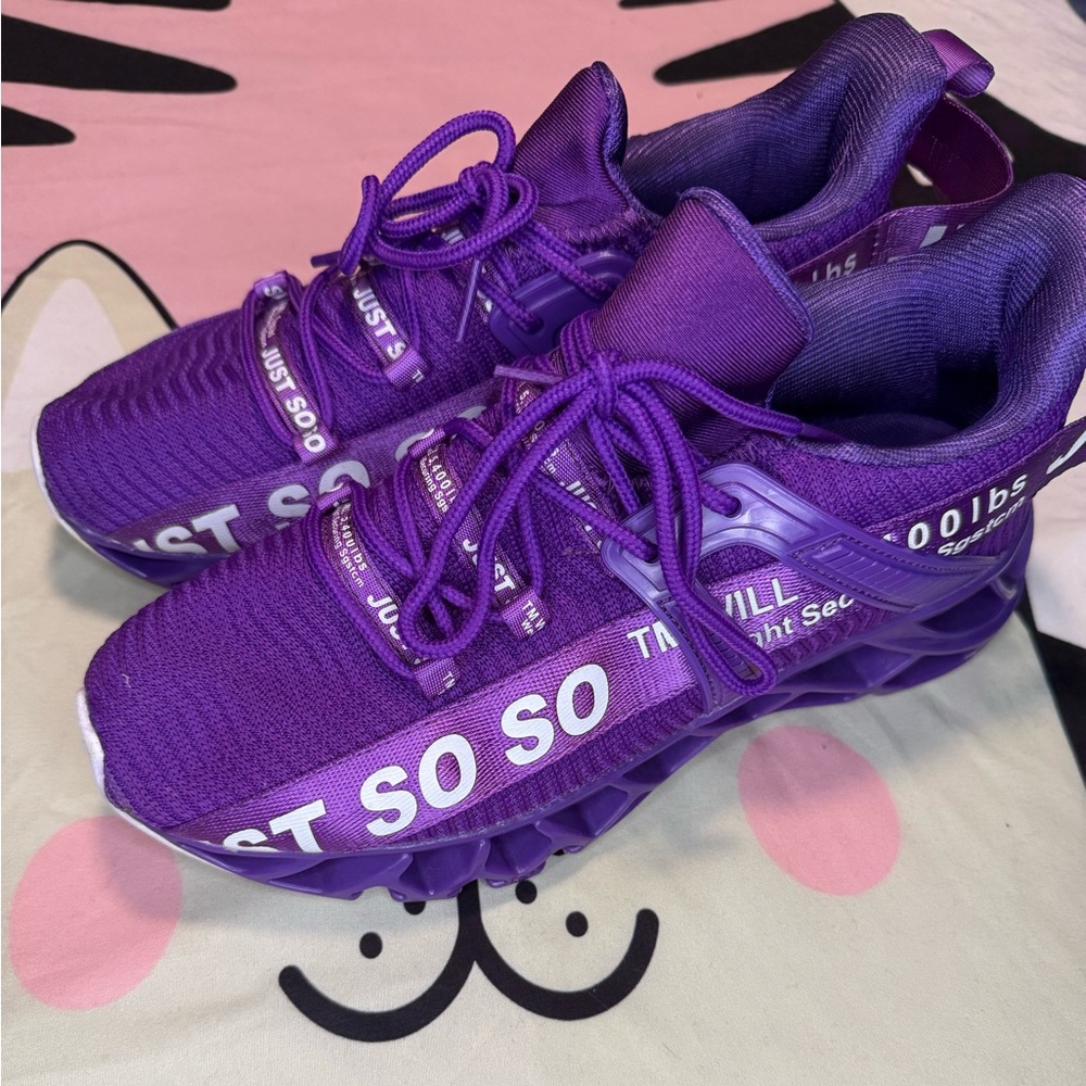 Amazon Purple Sneakers Modern Athletic Design